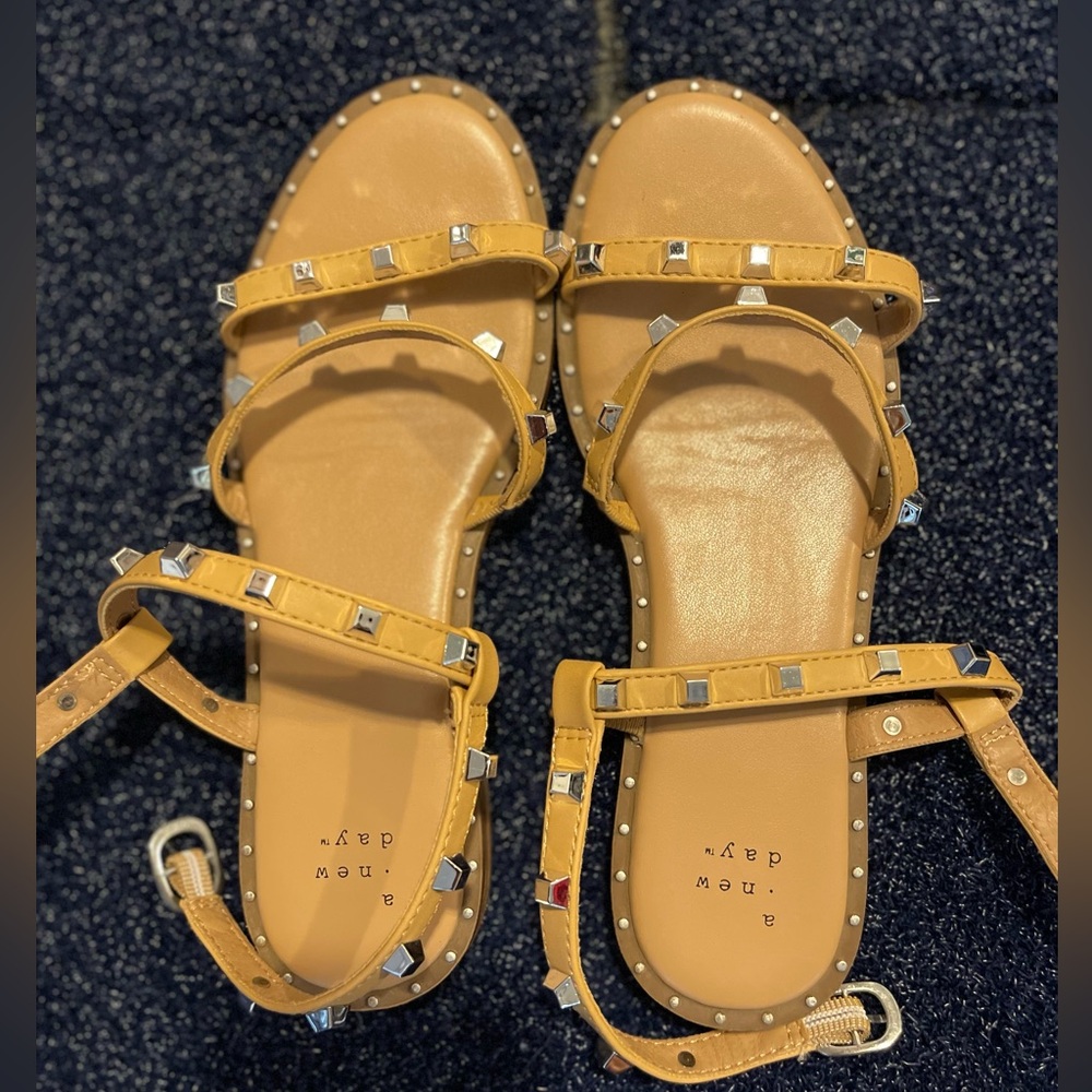 A New Day sandals size 6